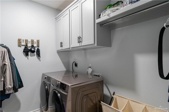Building Photo - 4720 Heather Lynn Ct