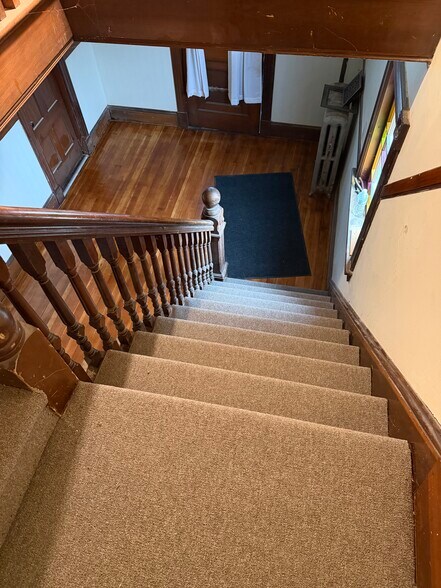 Building Photo - 135 Silver St