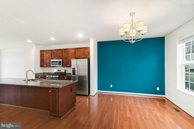 Building Photo - 1304 Gilmore St