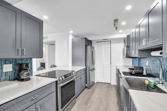 Building Photo - 859 Jeffery St