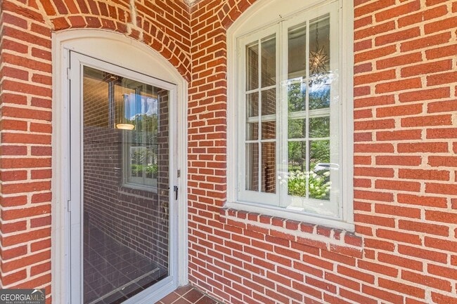 Building Photo - 1878 Cambridge Ave