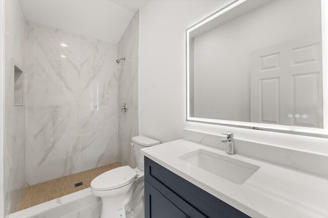 Building Photo - 111 W 35th St