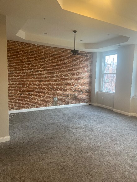 Building Photo - 1702 Madison Ave
