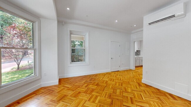 Building Photo - 21 Regent Cir