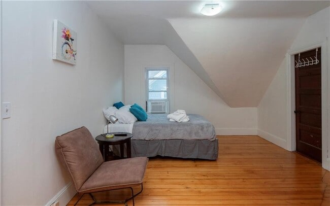 Building Photo - 3-14 Belair Ave