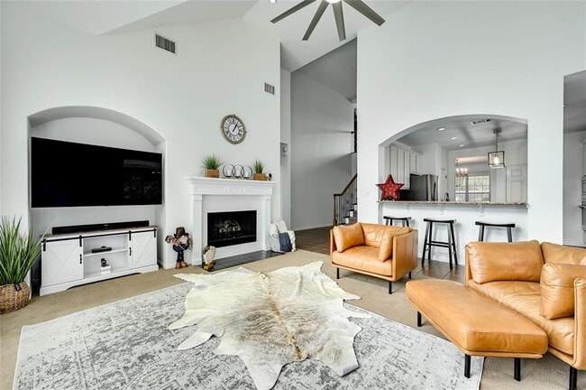 Building Photo - 2505 Lovett Ln