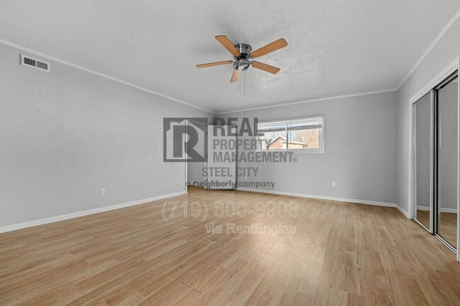 Building Photo - 903 W 15th St