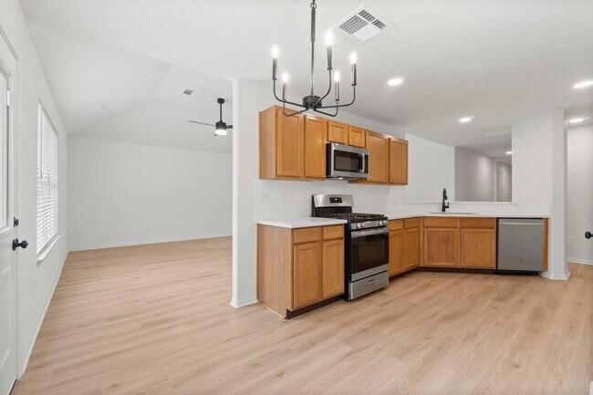 Building Photo - 29030 Fox Fountain Ln