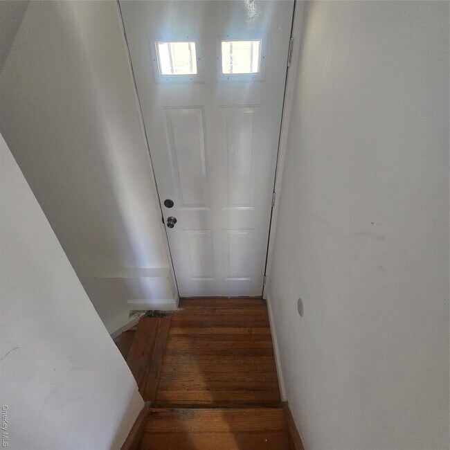 Building Photo - 182-19 147th Ave