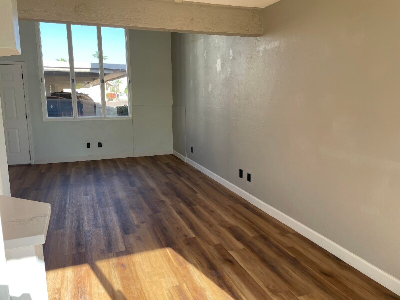 Building Photo - 4240 N Longview Ave