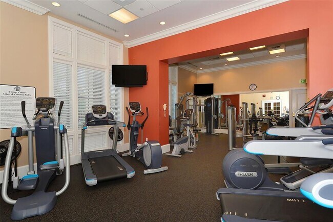 Building Photo - 750 N Tamiami Trl