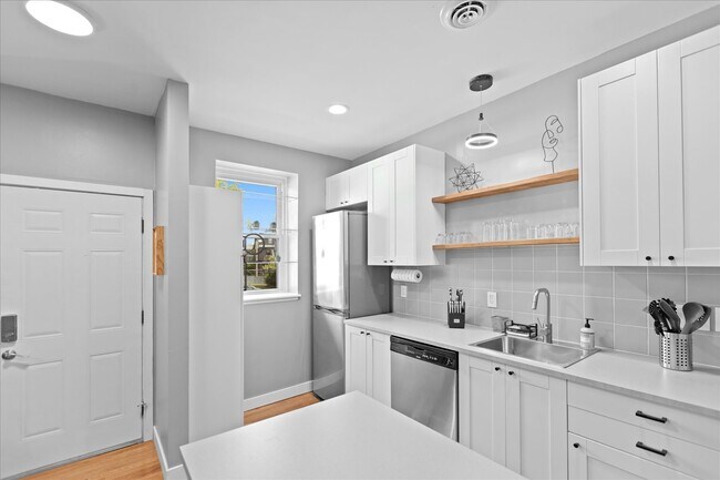 Building Photo - 4309 Maryland Ave