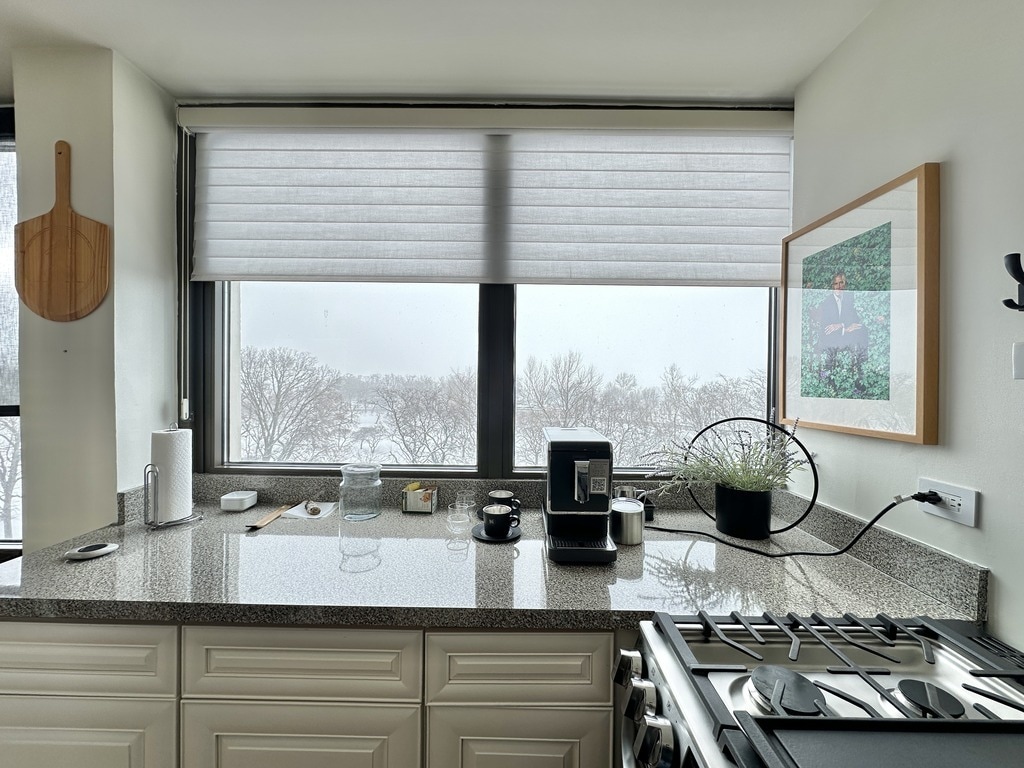 Building Photo - 6701 S Crandon Ave