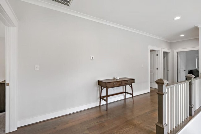 Building Photo - 2901 Random Rd