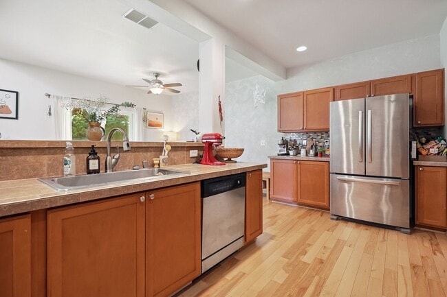 Building Photo - Spacious 3-Bedroom Home in Tumwater – Styl...