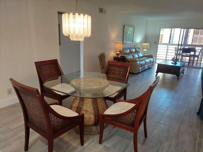 Building Photo - 2903 Victoria Cir