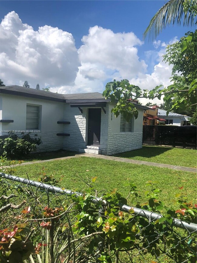 Building Photo - 300 NW 97th St