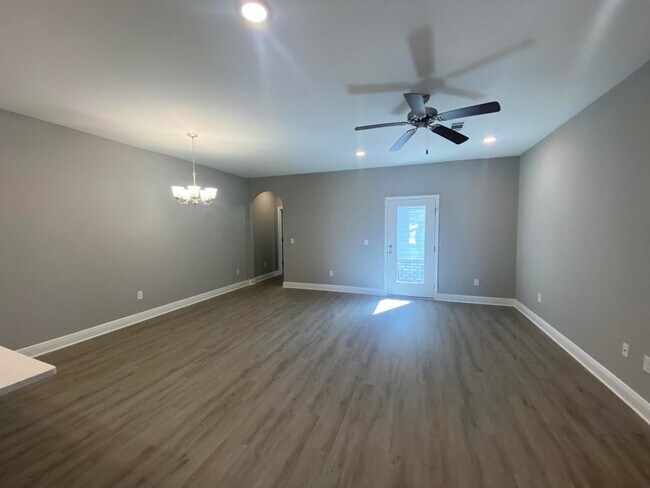 Building Photo - 1007 Skylark Rd