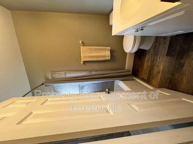 Building Photo - 3706 E North St