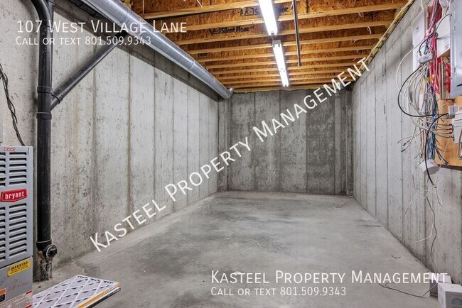 Building Photo - 107 W Village Ln