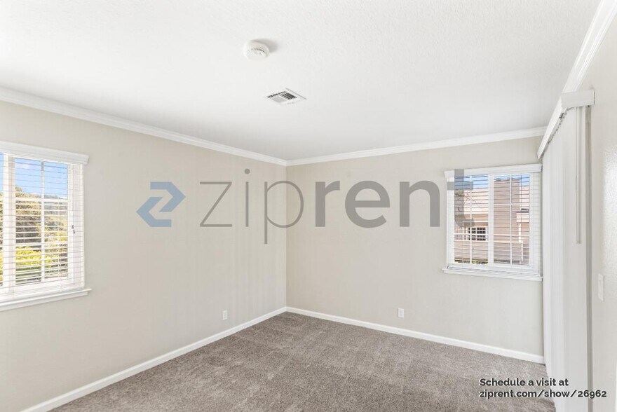 Building Photo - 600 Canyon Oaks Dr