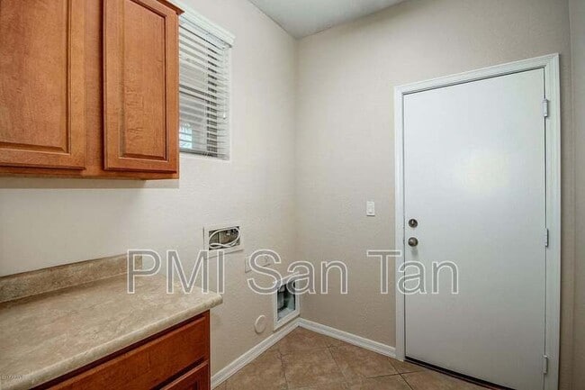 Building Photo - 21319 E Alyssa Rd