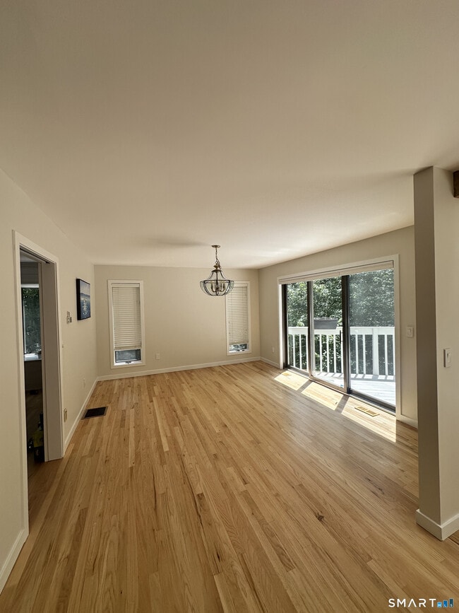 Building Photo - 19 Brookhill Ln