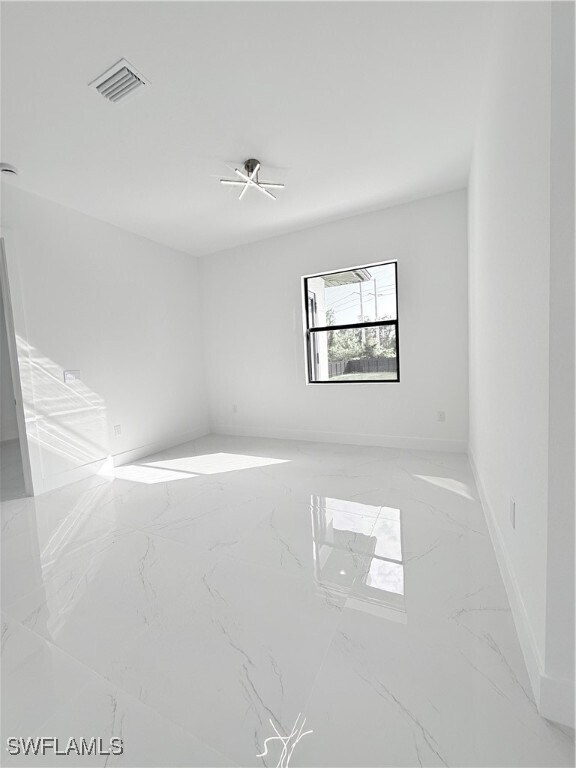 Building Photo - 702 Zemil Ct