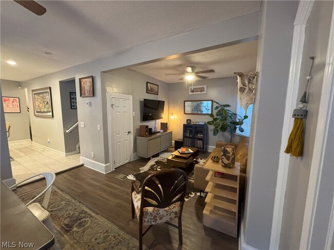 Building Photo - 1883 W 57th St