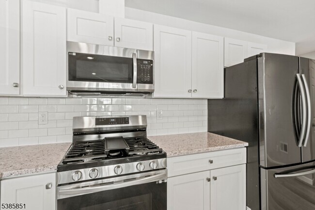 Building Photo - 142 N 15th St