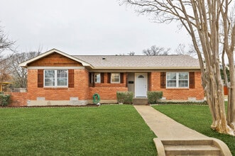 Building Photo - 1301 Swallow Ln