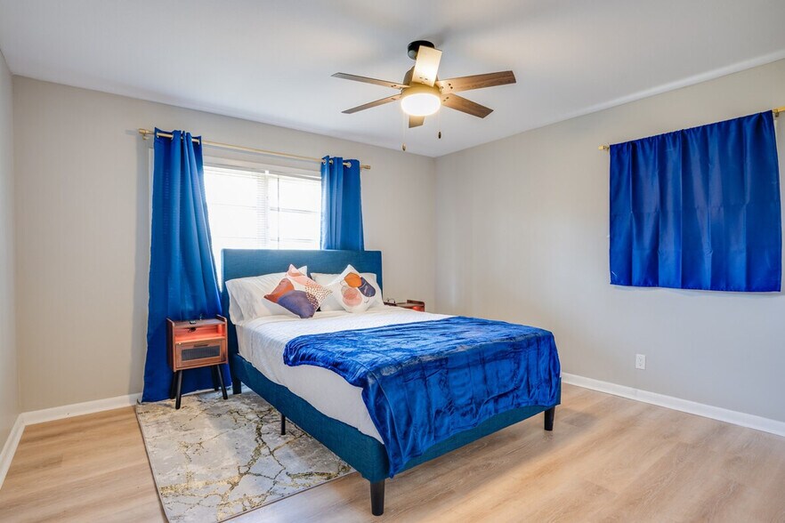 Building Photo - 214 Cactus St