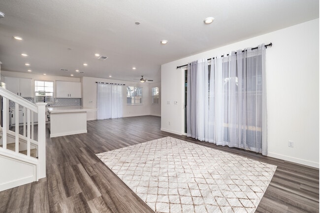 Building Photo - 9037 Summit Ln