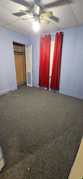 Building Photo - 136 Stephens St