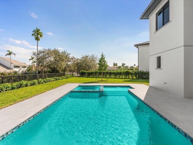 Building Photo - 19701 NE 16th Pl