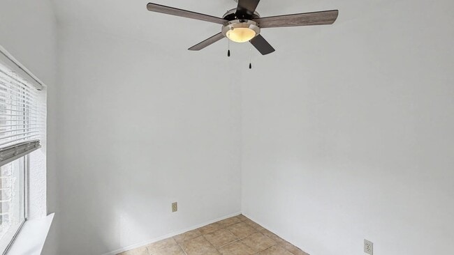 Building Photo - 130 Astoria Dr