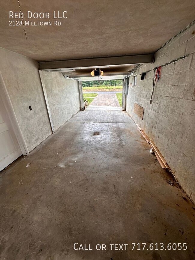 Building Photo - 2128 Milltown Rd