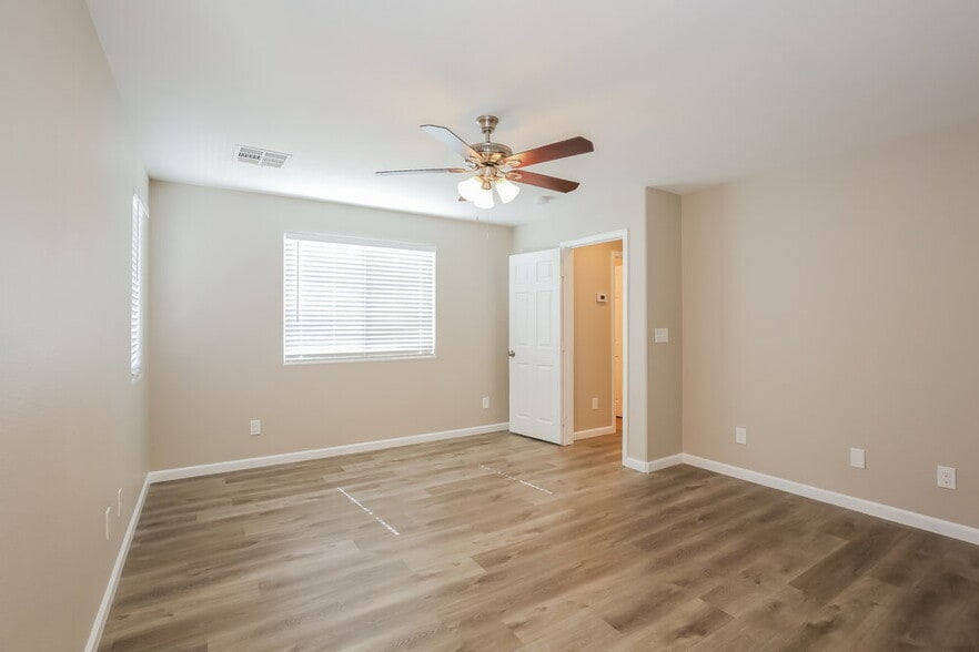 Building Photo - 8300 W Wildwood Glen Dr