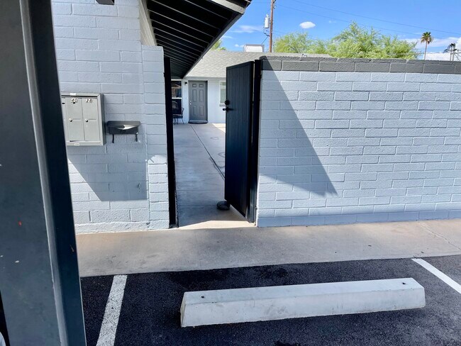 GATED ENTRY - 42 W 6th Pl
