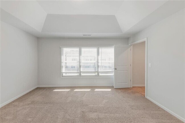 Building Photo - 3625 Hawthorne Terrace