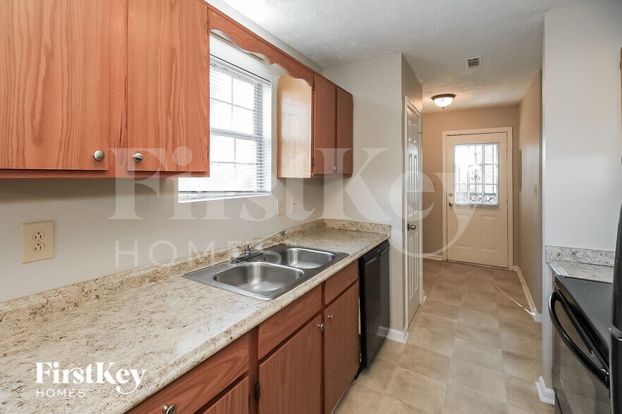 Building Photo - 9207 Fairway Ct