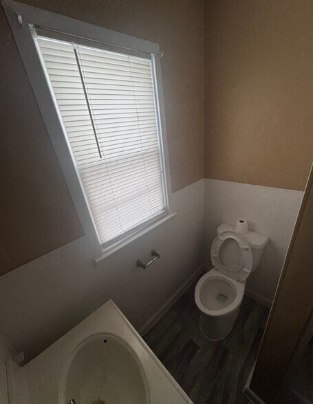 Building Photo - 2401 Lowell Ave