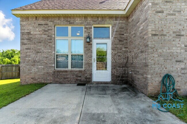 Building Photo - 17194 Palm Ridge Dr