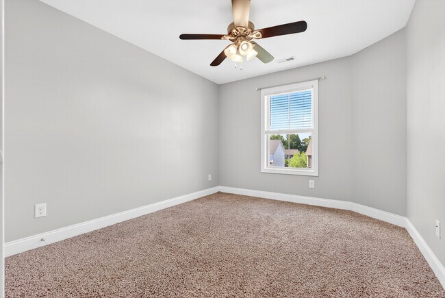 Building Photo - 104 Woodtrace Ct