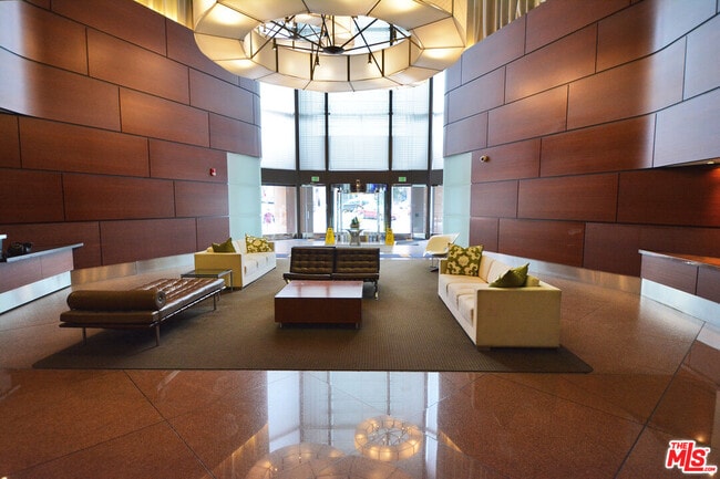 Building Photo - 1100 Wilshire Blvd