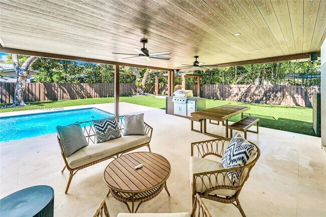 Building Photo - 11340 SW 74th Ct