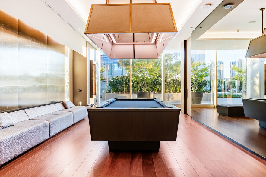 Building Photo - 889 Francisco St