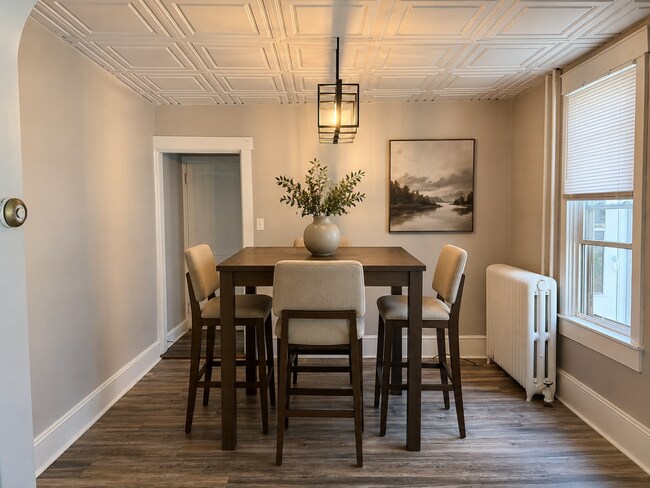 Building Photo - Modern 2 bedroom End-of-Row Townhome in Rothsville - w/ Garage & In Unit Laundry!