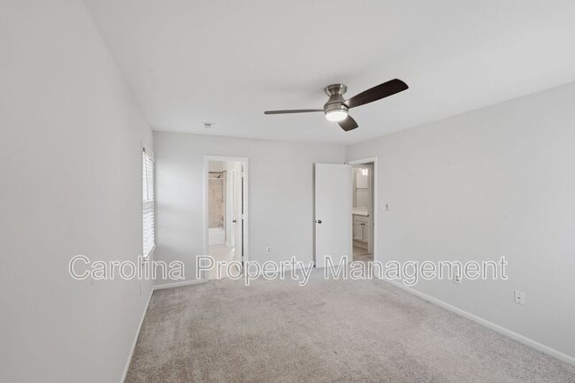 Building Photo - 805 Farm Tree Ln