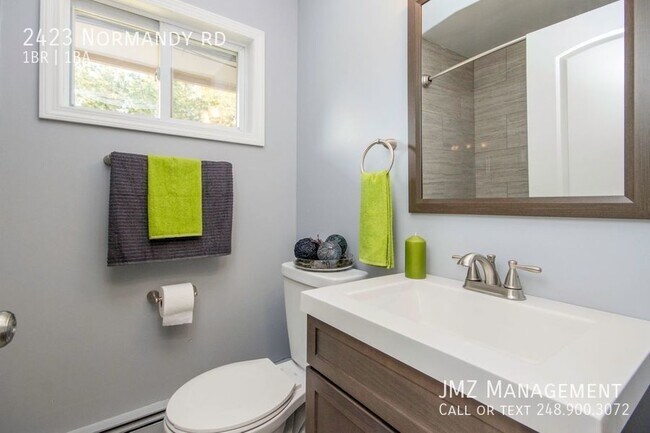 Building Photo - COMPLETELY UPDATED BEAUTIFUL RANCH STYLE P...